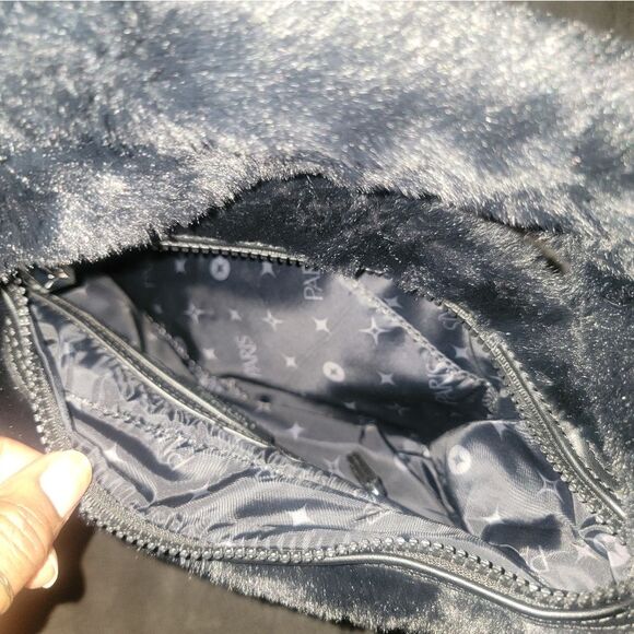 🆕️👜PARIS HILTON BLK FUR FOREVER FUR BAGUETTE  Shoulder Bag - Picture 7 of 8